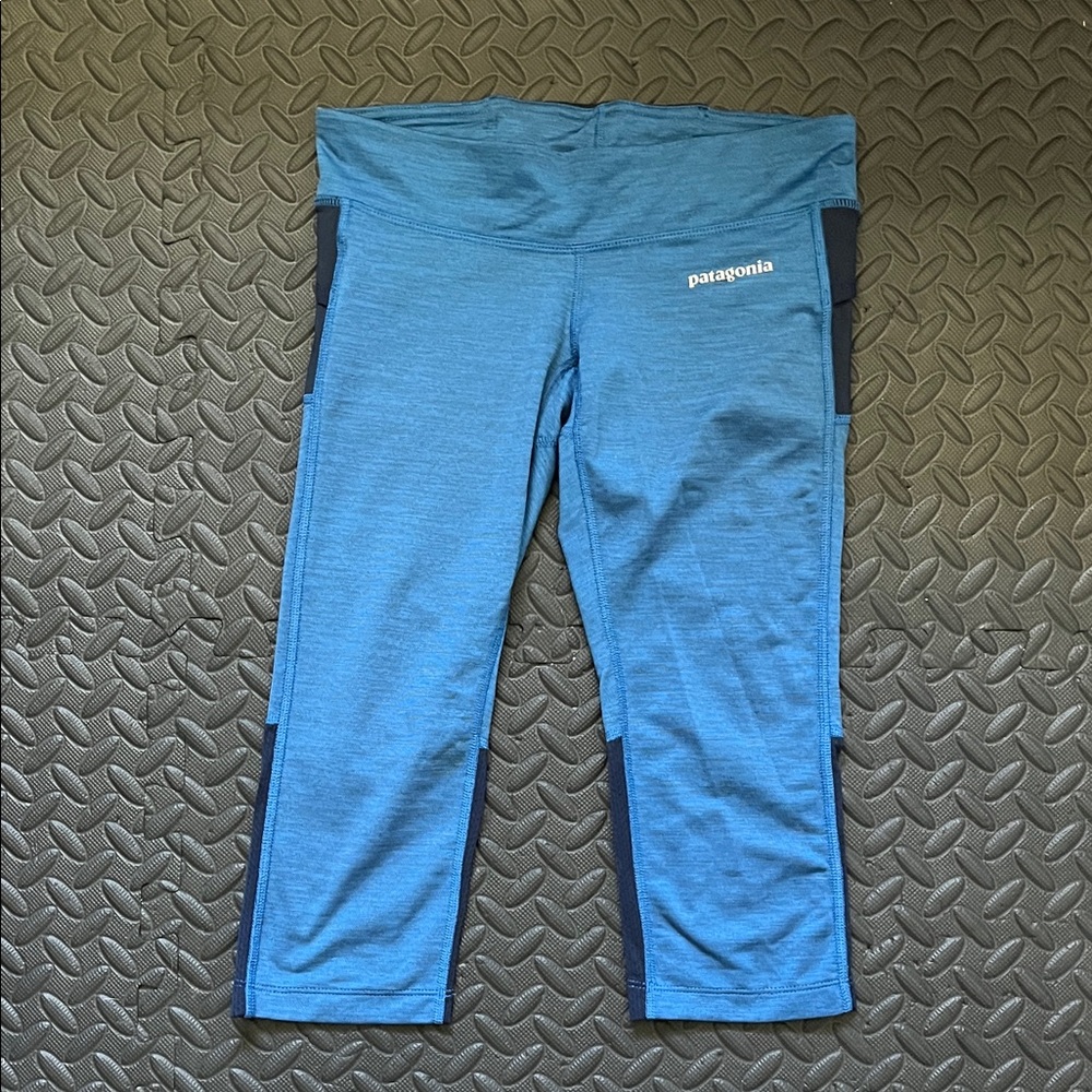 Patagonia Athletic Blue/Navy Blue Capri Style Leggings